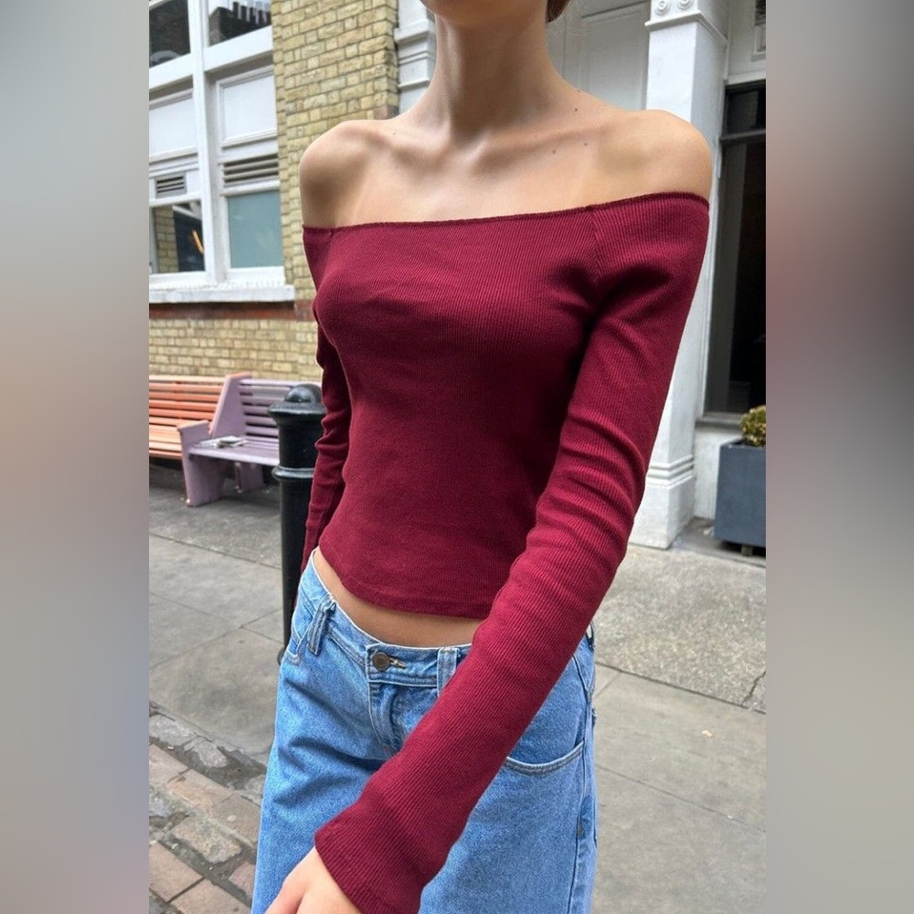 Brandy Melville Off Shoulder Long Sleeve Top - Picture 8 of 9